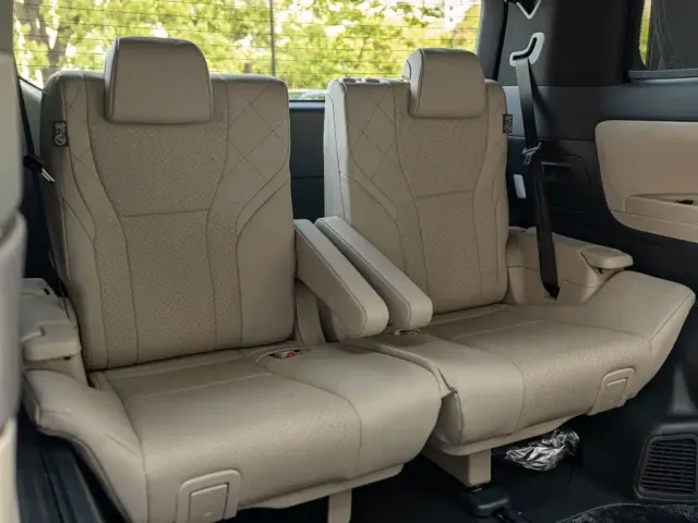 Toyota Alphard — Фото автомобиля 26