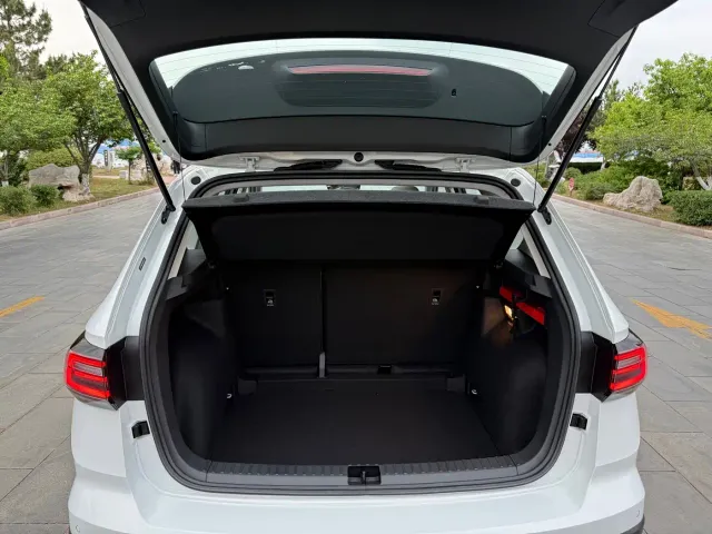 Volkswagen Tharu — Фото автомобиля 15