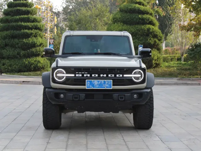 Ford Bronco — Фото автомобиля 2
