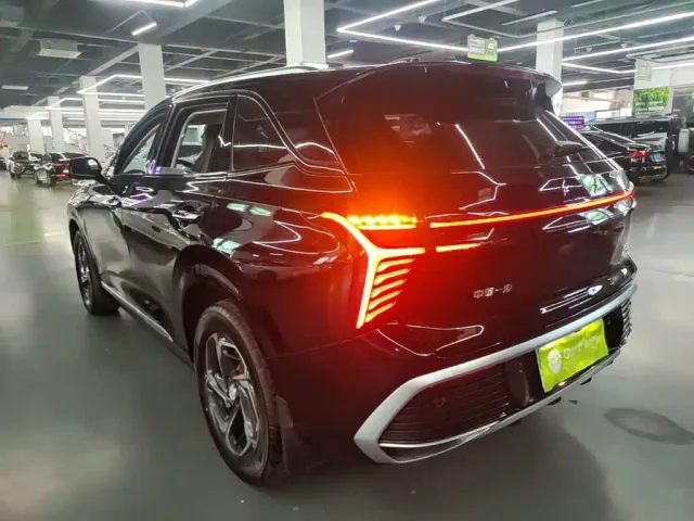 Hongqi HS3 — Фото автомобиля 4