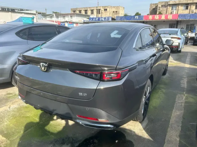 Changan Eado — Фото автомобиля 12
