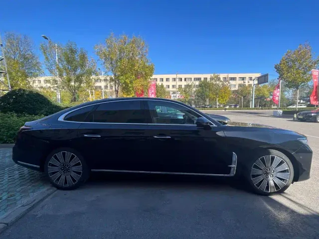 Hongqi H9 — Фото автомобиля 5