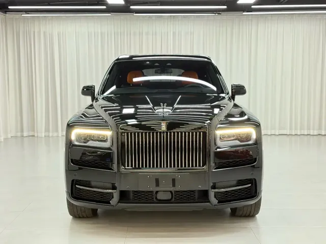Rolls-Royce Cullinan — Фото автомобиля 2