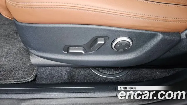Genesis GV70 2.5T Бензин AWD — Фото автомобиля 28