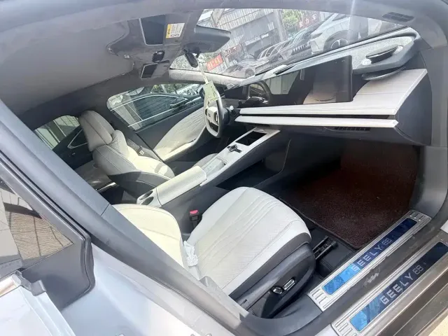 Geely Galaxy E8 — Фото автомобиля 4