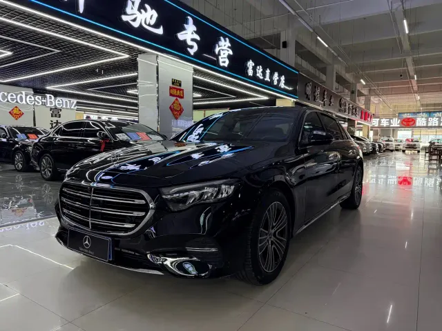 Фотография автомобиля — Mercedes-Benz E-Class