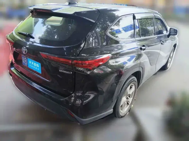 Toyota Highlander — Фото автомобиля 2