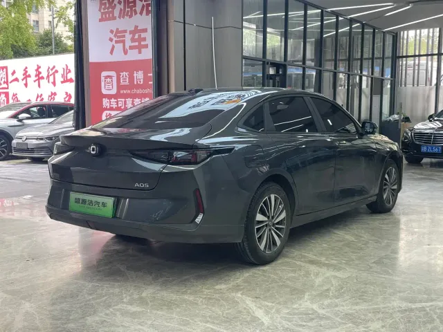 Changan Qiyuan A05 — Фото автомобиля 7