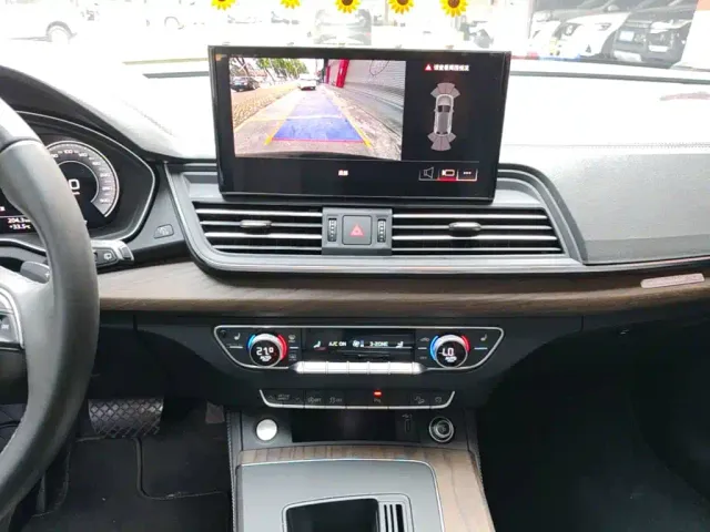 Audi Q5L — Фото автомобиля 12