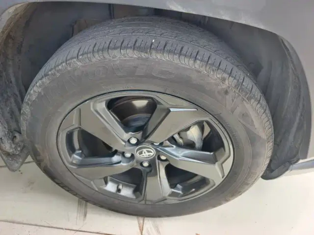 Toyota RAV4 — Фото автомобиля 6