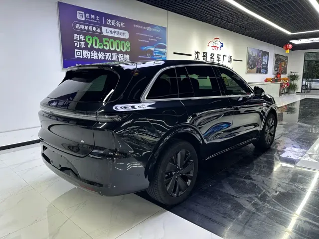 Li Auto L6 — Фото автомобиля 9