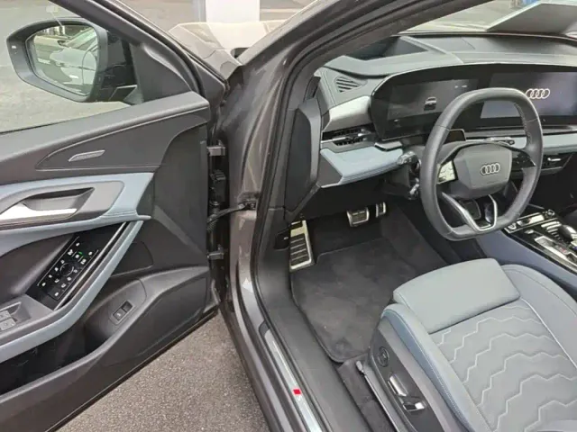 Audi Q6L e-tron — Фото автомобиля 15