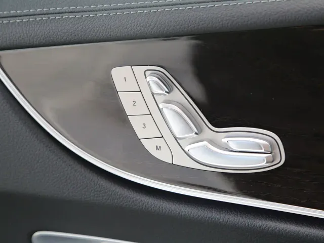 Mercedes-Benz E-Class — Фото автомобиля 14