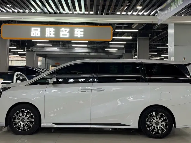 GAC Trumpchi E9 — Фото автомобиля 3