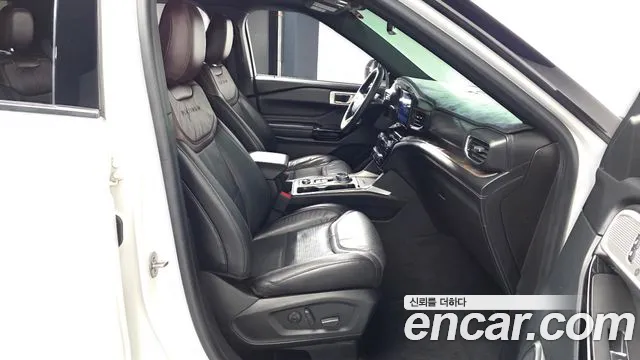 Ford Explorer — Фото автомобиля 16