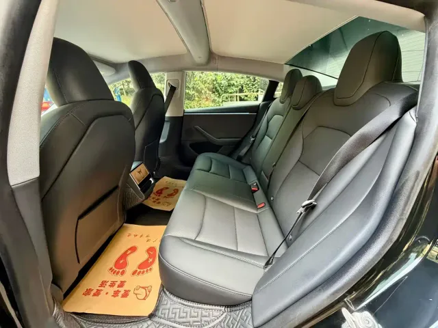 Tesla Model 3 — Фото автомобиля 8