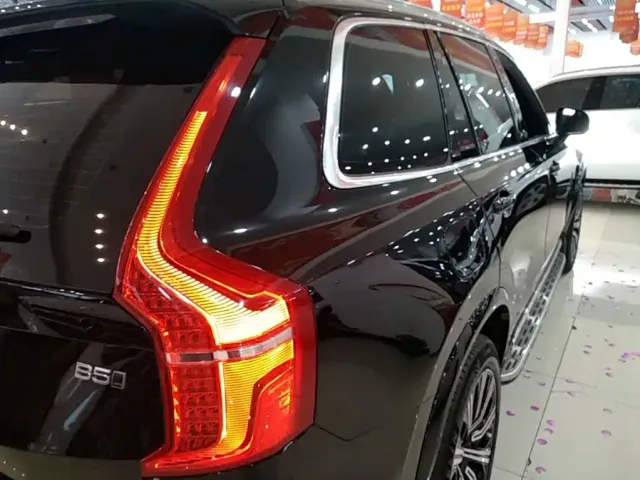 Volvo XC90 — Фото автомобиля 7