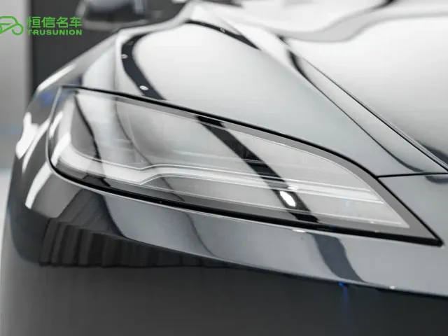 Tesla Model 3 — Фото автомобиля 10