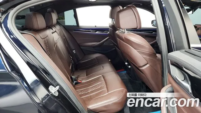BMW 5 Series G30 — Фото автомобиля 12