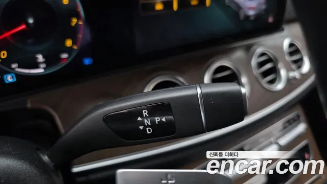 Mercedes-Benz E-Class W213 — Фото автомобиля 12