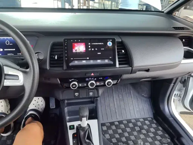 Honda Fit — Фото автомобиля 12