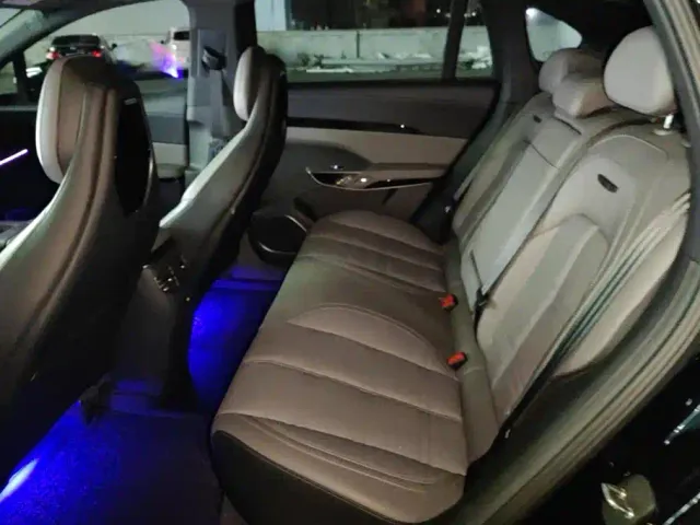 Hongqi Tian Gong 08 — Фото автомобиля 11