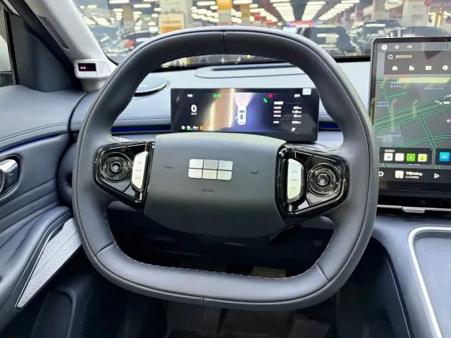 Geely Galaxy Starship 7 EM-i — Фото автомобиля 7