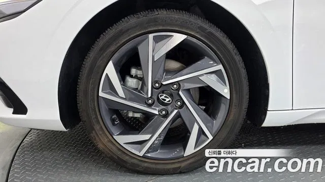 Hyundai AVANTE Новый Avante (CN7) — Фото автомобиля 5