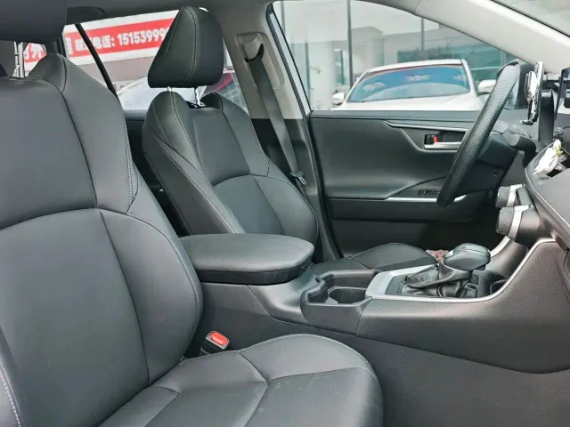 Toyota Wildlander — Фото автомобиля 4