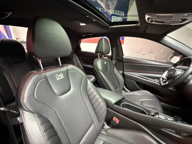 Hyundai Elantra — Фото автомобиля 16