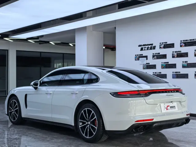 Porsche Panamera — Фото автомобиля 6
