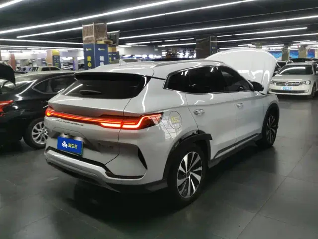 BYD Song PLUS PHEV 2024 Glory Edition DM-i 110km Flagship PLUS — Фото автомобиля 3