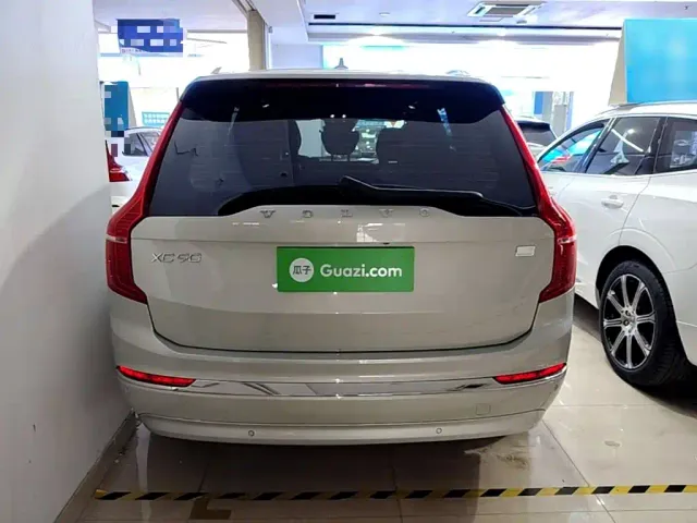 Volvo XC90 — Фото автомобиля 5