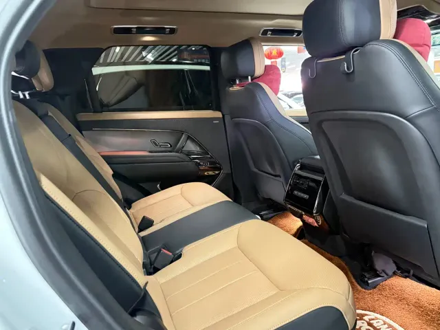 Land Rover Range Rover Sport — Фото автомобиля 12