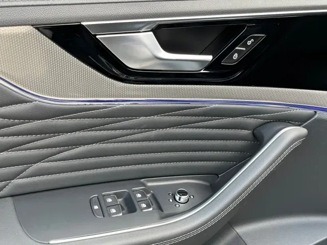 Hongqi HS5 — Фото автомобиля 18