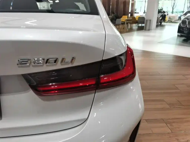 BMW 3 Series — Фото автомобиля 7