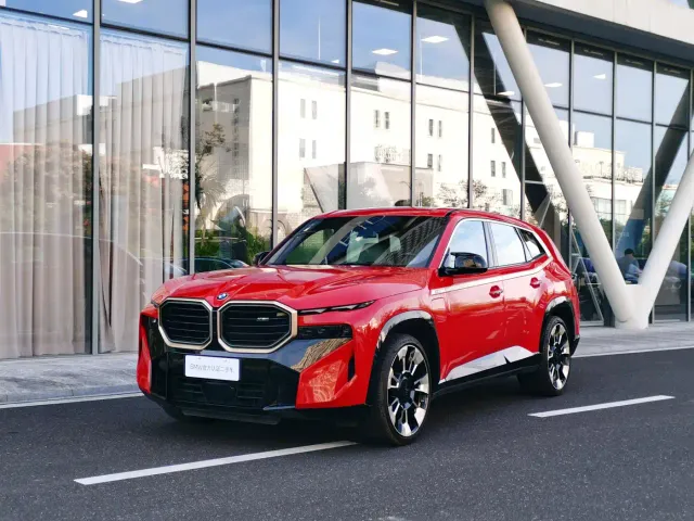 Фотография автомобиля — BMW XM