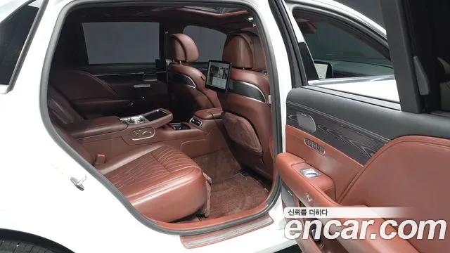 Genesis G90 Бензин 3.5 турбо AWD — Фото автомобиля 8