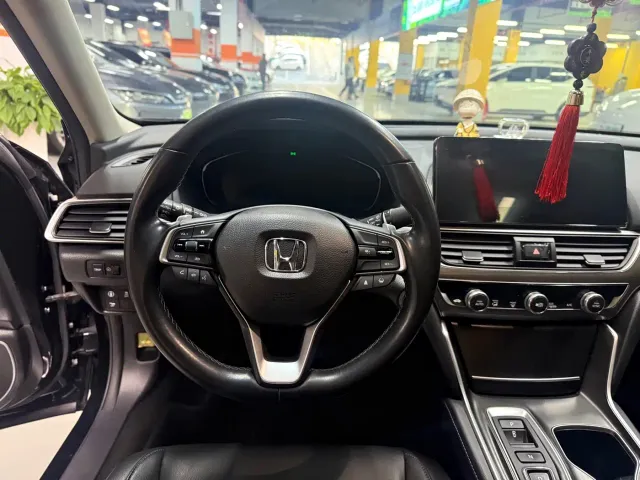 Honda Accord — Фото автомобиля 15