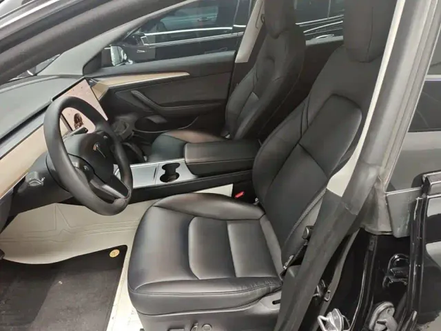 Tesla Model 3 — Фото автомобиля 14