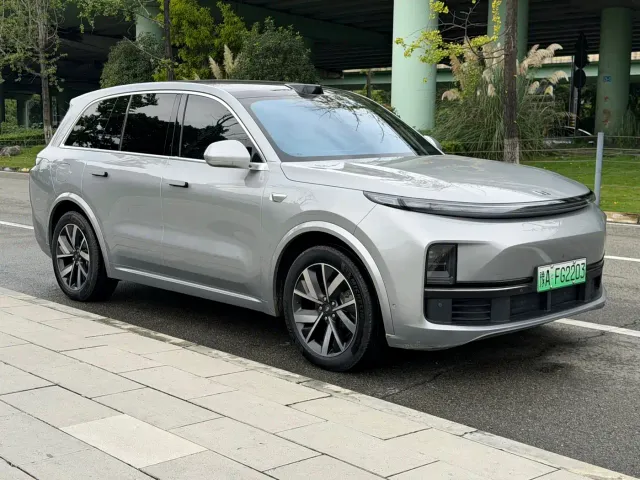 Li Auto L8 — Фото автомобиля 3