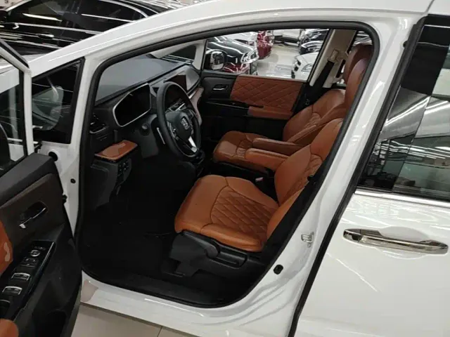 Honda Odyssey 2024 2.0L e:HEV Sharp·Comfort Edition — Фото автомобиля 14