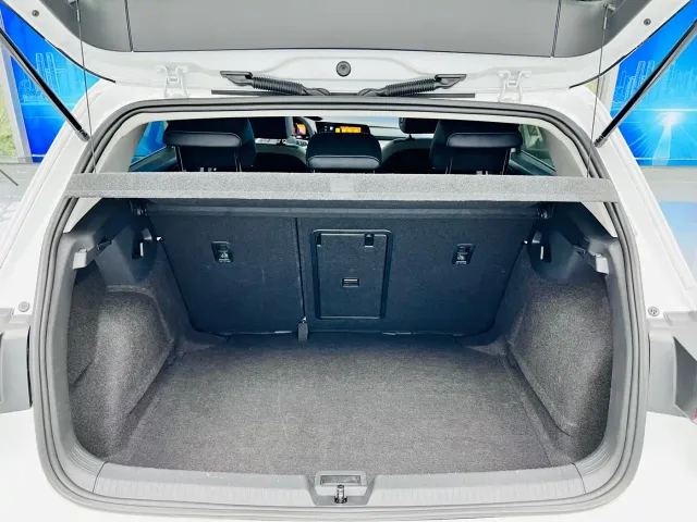 Volkswagen Golf — Фото автомобиля 23
