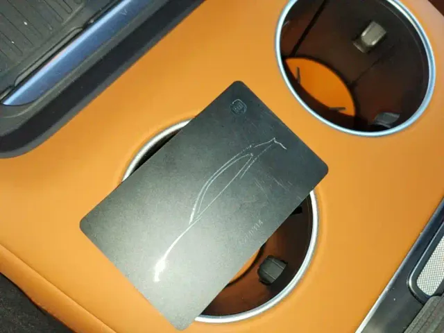 Xiaomi YU7 — Фото автомобиля 8