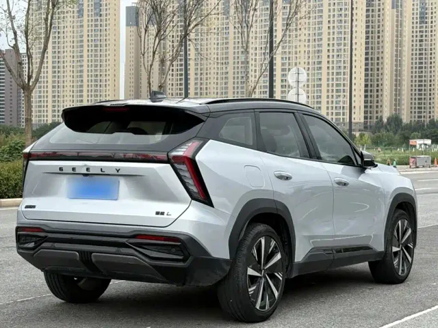 Geely Boyue L 2023 1.5TD DCT Premium — Фото автомобиля 12