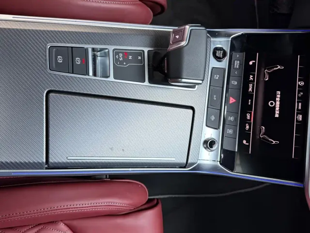 Audi A7L — Фото автомобиля 10