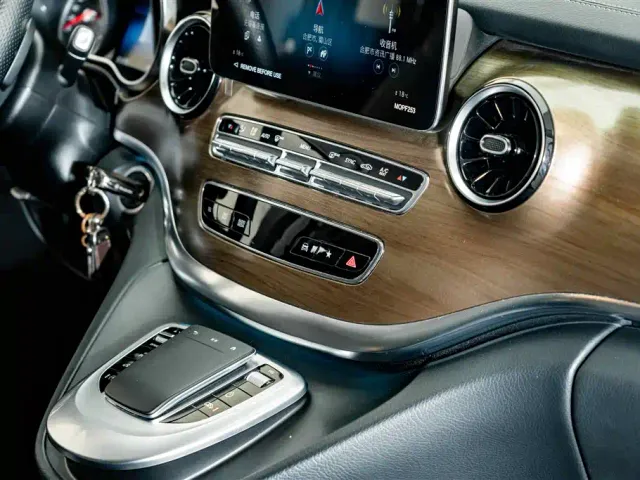 Mercedes-Benz V-Class — Фото автомобиля 22
