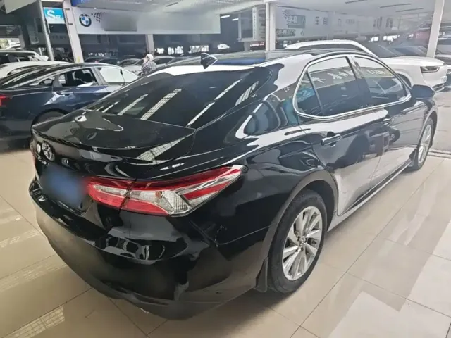 Toyota Camry — Фото автомобиля 6