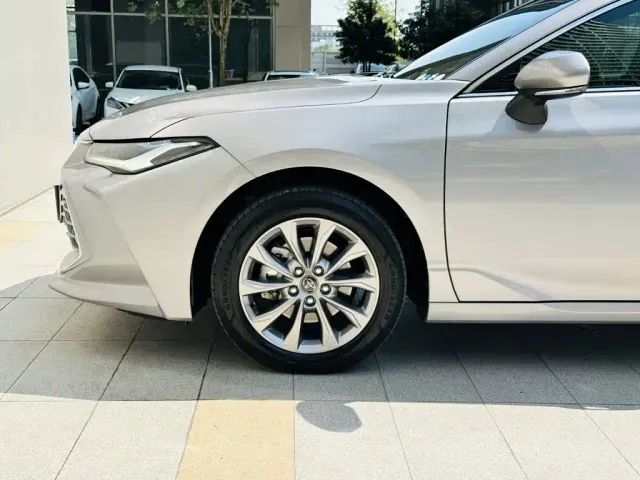 Toyota Avalon — Фото автомобиля 21
