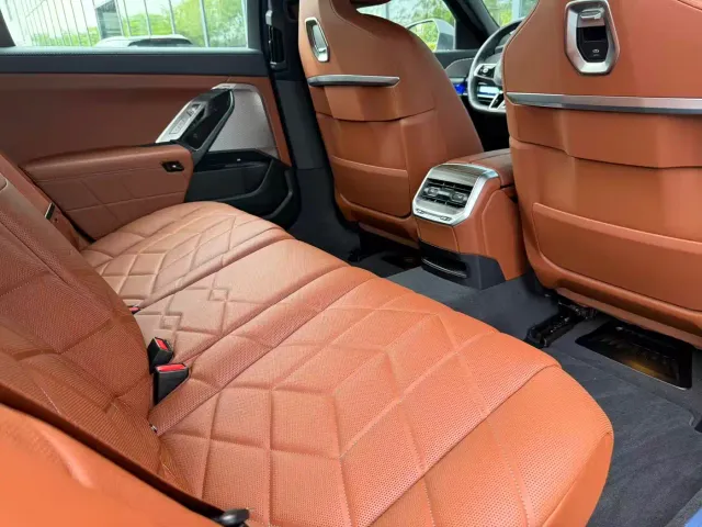 BMW i7 — Фото автомобиля 12